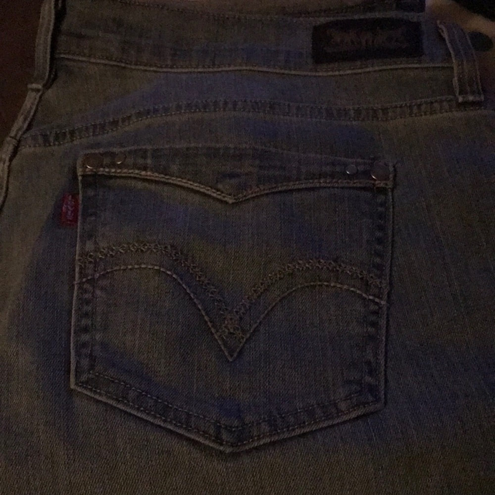 Levies jeans